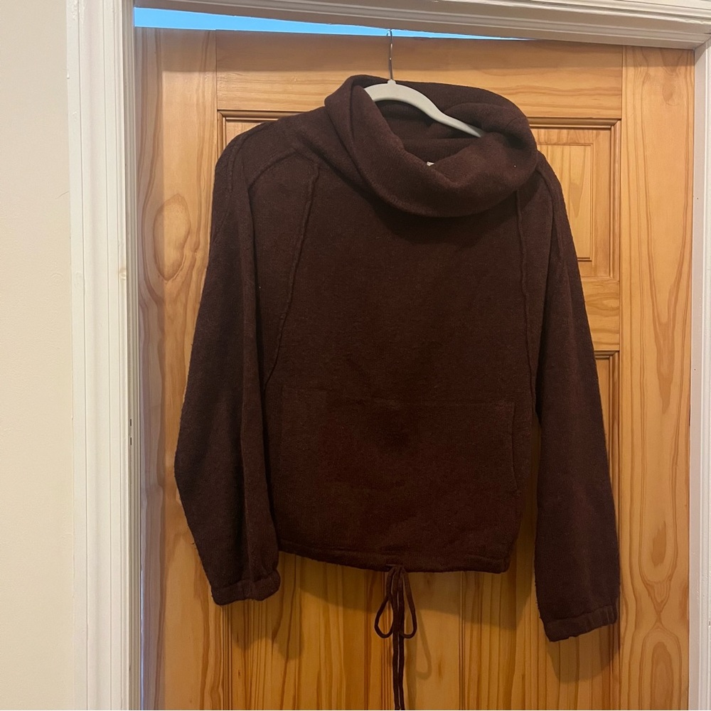 MAROON SWEATER